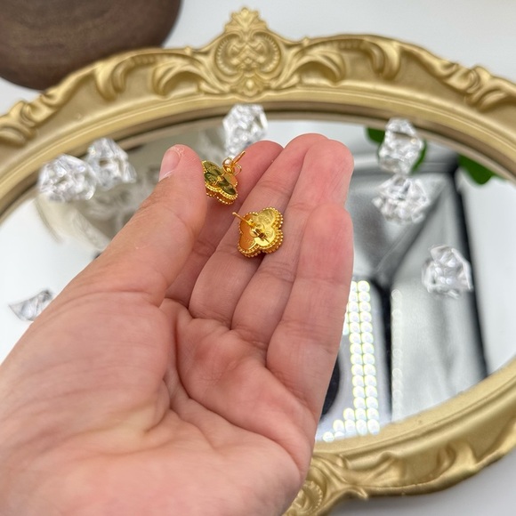 Lucky Alhambra Black Clover Stud Earrings –Sterling Silver Gold Plated w… - Picture 10 of 10